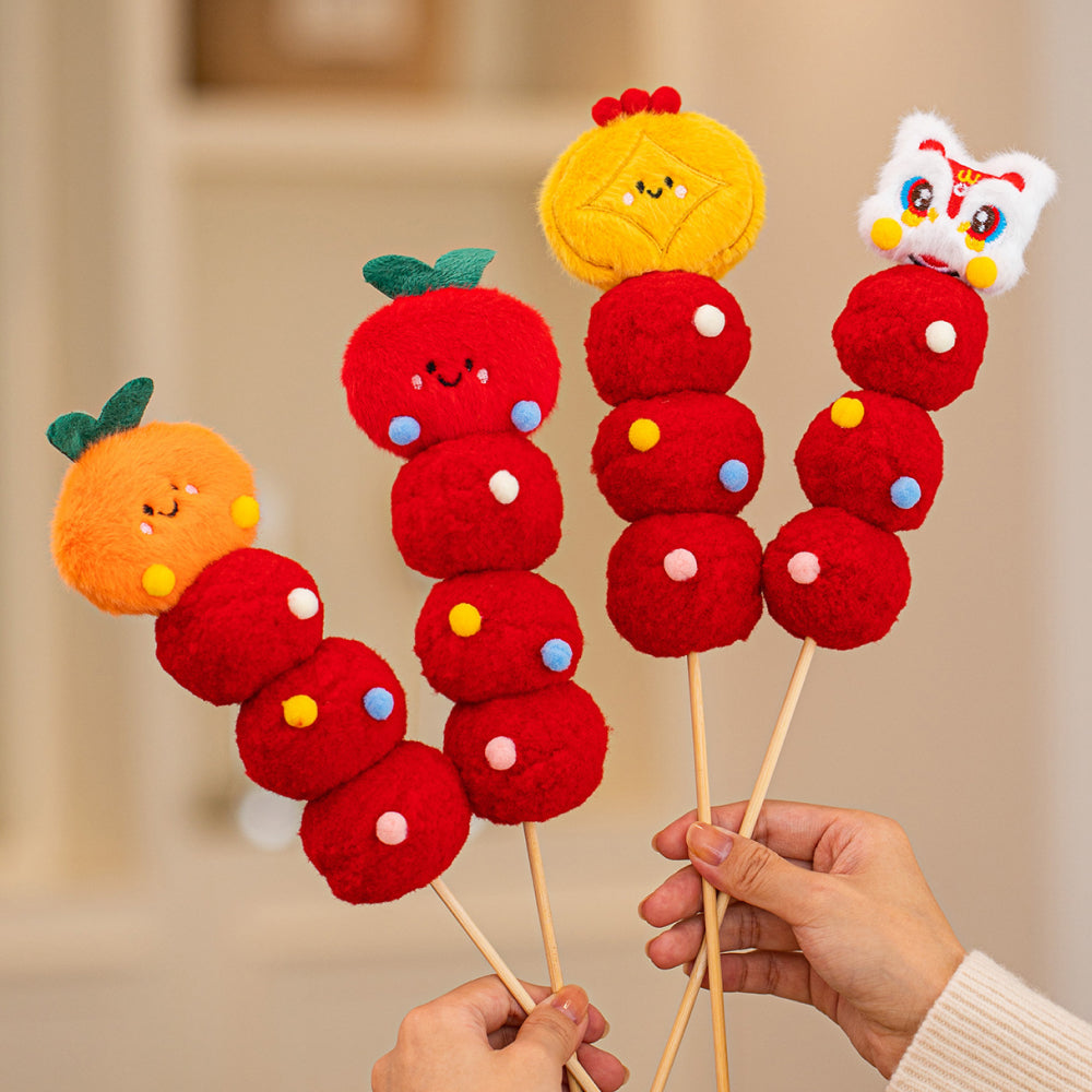 2026新款卡通毛絨創意糖葫蘆擺件馬年裝飾「馬上有錢」（一套 7 個＋抱抱桶）【祈福加持】